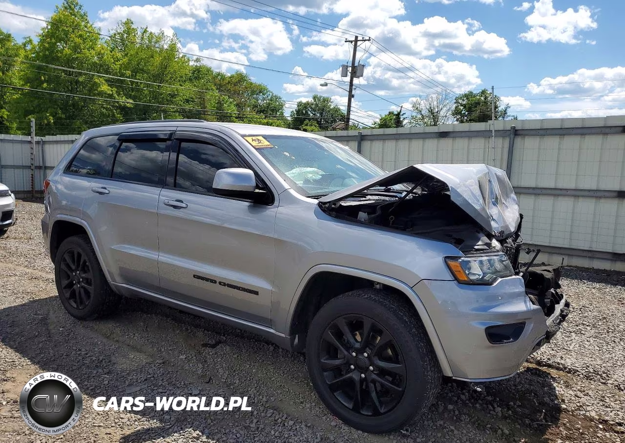 2018 Jeep Grand Cherokee Laredo VIN:1C4RJFAG4JC259092 - 4
