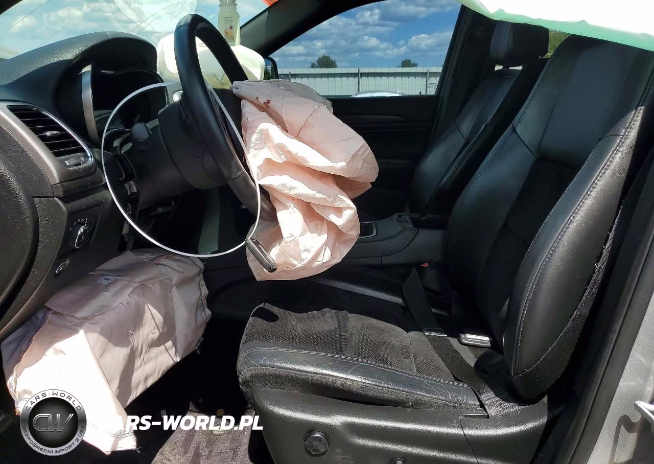 2018 Jeep Grand Cherokee Laredo VIN:1C4RJFAG4JC259092 - 7