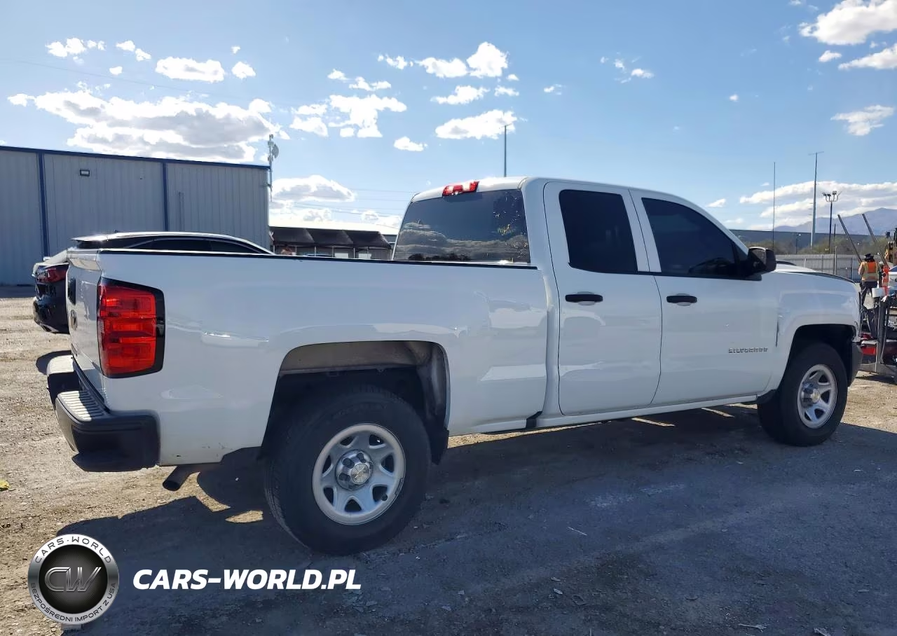 2018 Chevrolet Silverado C1500 VIN:1GCRCNEH4JZ308361 - 3