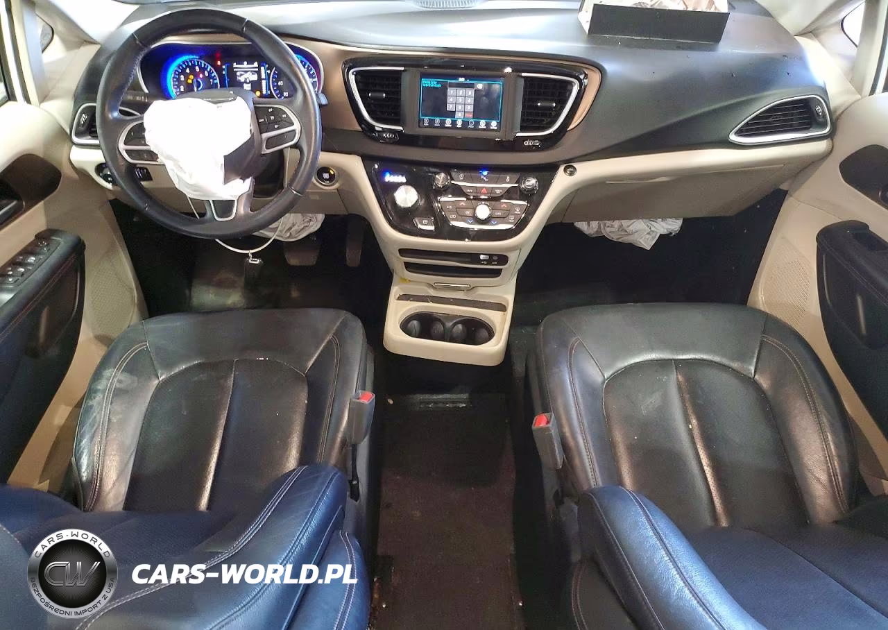 2018 Chrysler Pacifica Touring L VIN:2C4RC1BGXJR269466 - 8