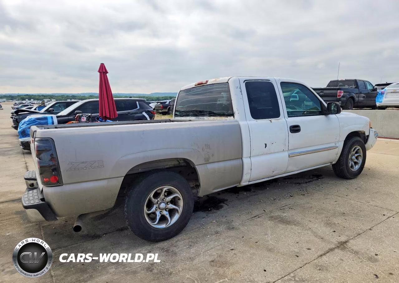 2003 GMC New Sierra C1500 VIN:2GTEC19T331104653 - 3