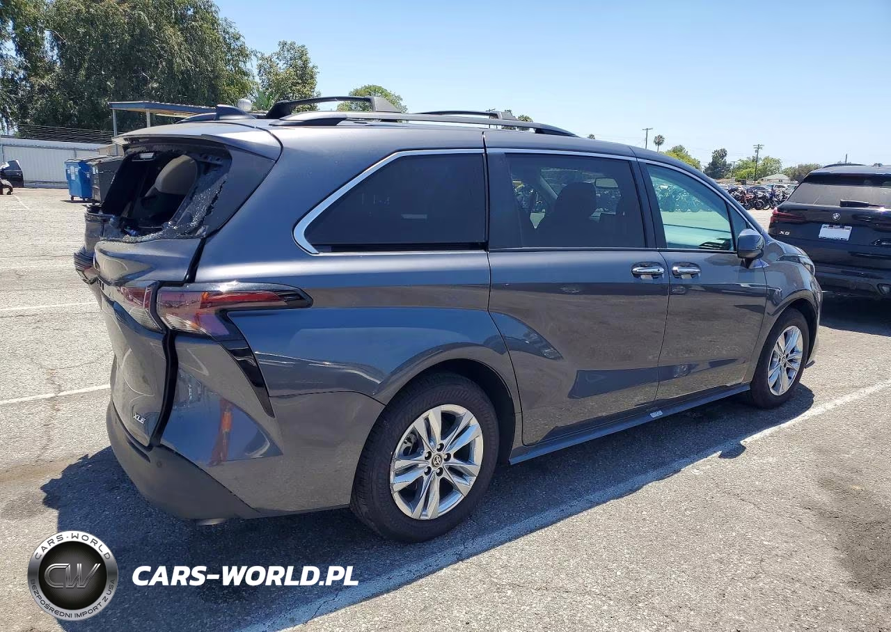 2025 Toyota Sienna Xle 7-Passenger VIN:5TDJSKFC5SS208886 - 3