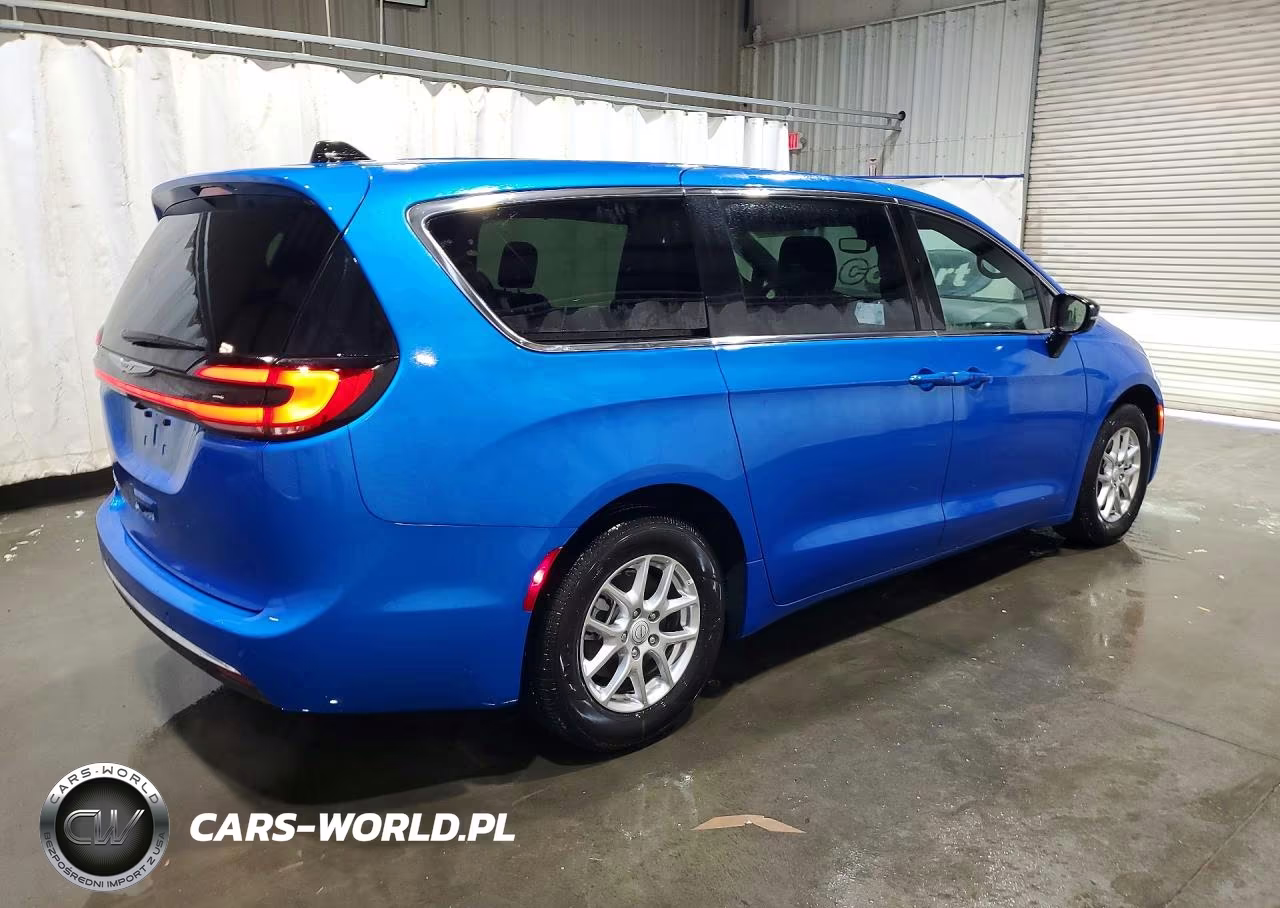 2026 Chrysler Pacifica Select VIN:2C4RC1BG2TR270906 - 3