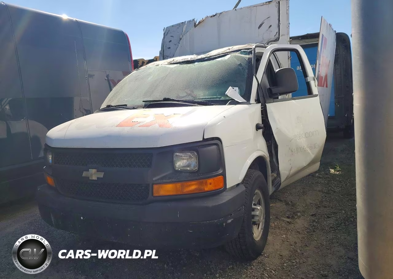 2013 Chevrolet Express Box Truck – zdjęcie 1 z 14