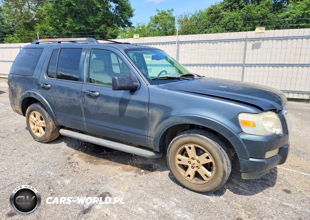 2010 Ford Explorer Xlt VIN:1FMEU6DE4AUA10085 - 4