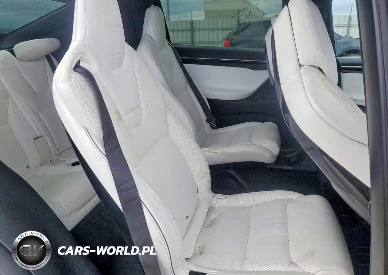 2016 Tesla Model X VIN:5YJXCBE29GF017175 - 11