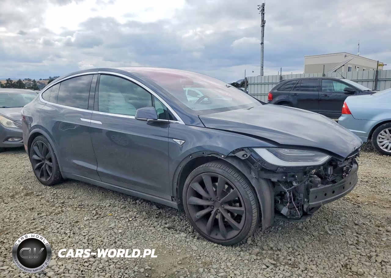 2016 Tesla Model X VIN:5YJXCBE29GF017175 - 4
