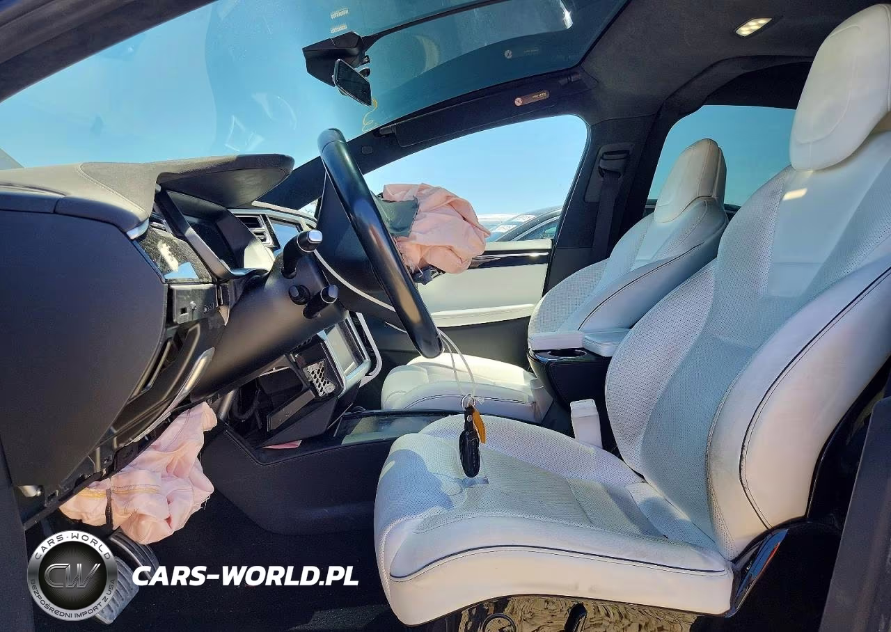 2016 Tesla Model X VIN:5YJXCBE29GF017175 - 7