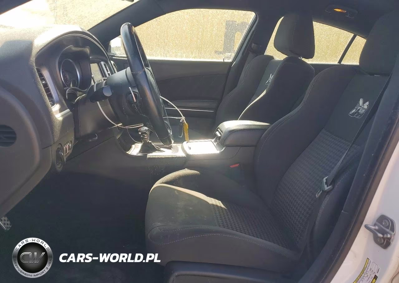 2019 Dodge Charger Scat Pack VIN:2C3CDXGJ1KH638012 - 7