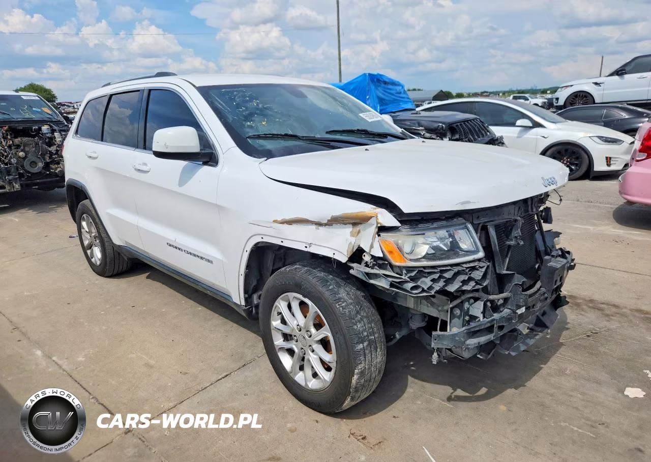 2015 Jeep Grand Cherokee Laredo VIN:1C4RJEAG2FC727905 - 4