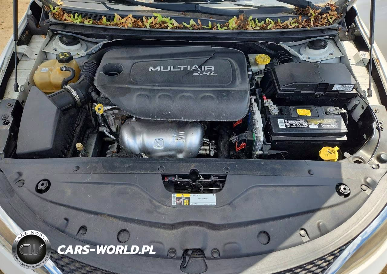 2015 Chrysler 200 C VIN:1C3CCCCB3FN501662 - 11