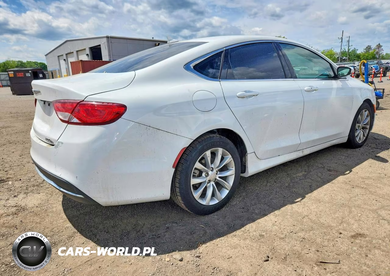 2015 Chrysler 200 C VIN:1C3CCCCB3FN501662 - 3