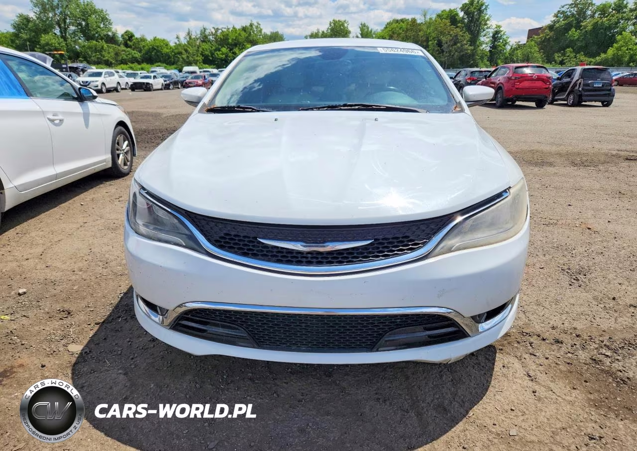 2015 Chrysler 200 C VIN:1C3CCCCB3FN501662 - 5