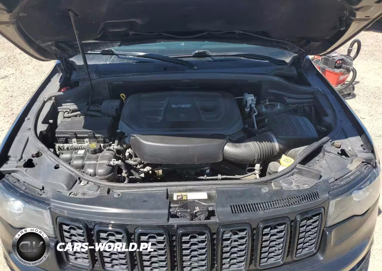 2018 Jeep Grand Cherokee Laredo VIN:1C4RJFAGXJC442240 - 11