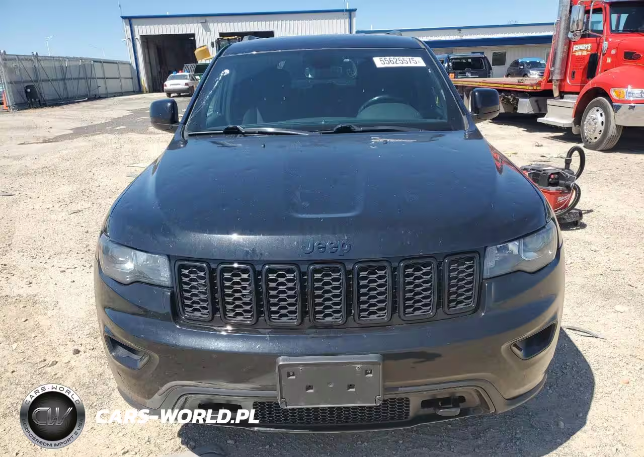2018 Jeep Grand Cherokee Laredo VIN:1C4RJFAGXJC442240 - 5