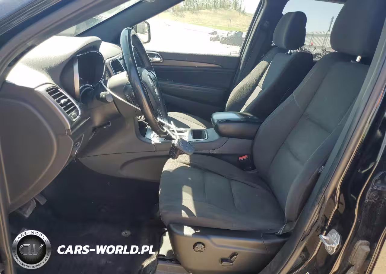 2018 Jeep Grand Cherokee Laredo VIN:1C4RJFAGXJC442240 - 7