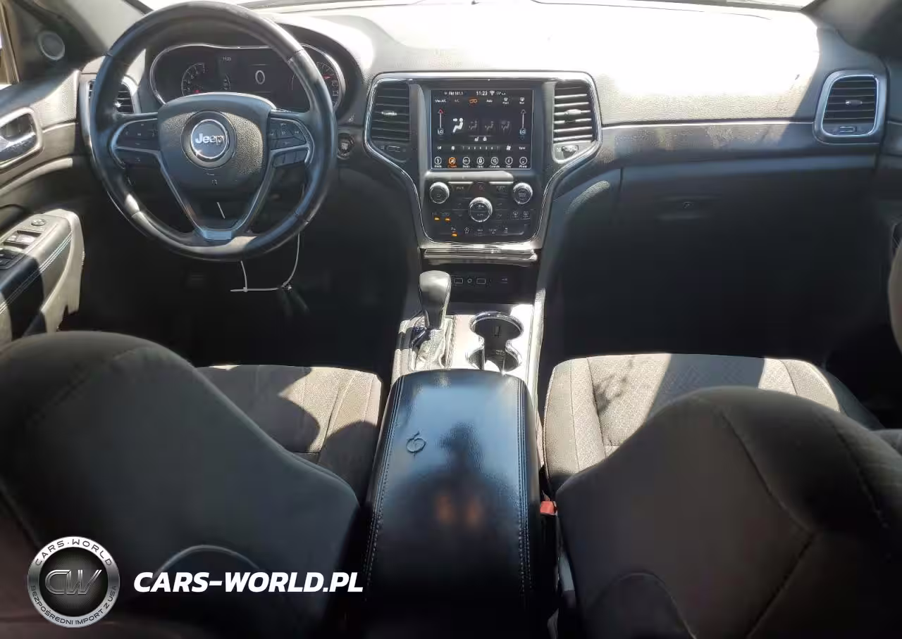 2018 Jeep Grand Cherokee Laredo VIN:1C4RJFAGXJC442240 - 8