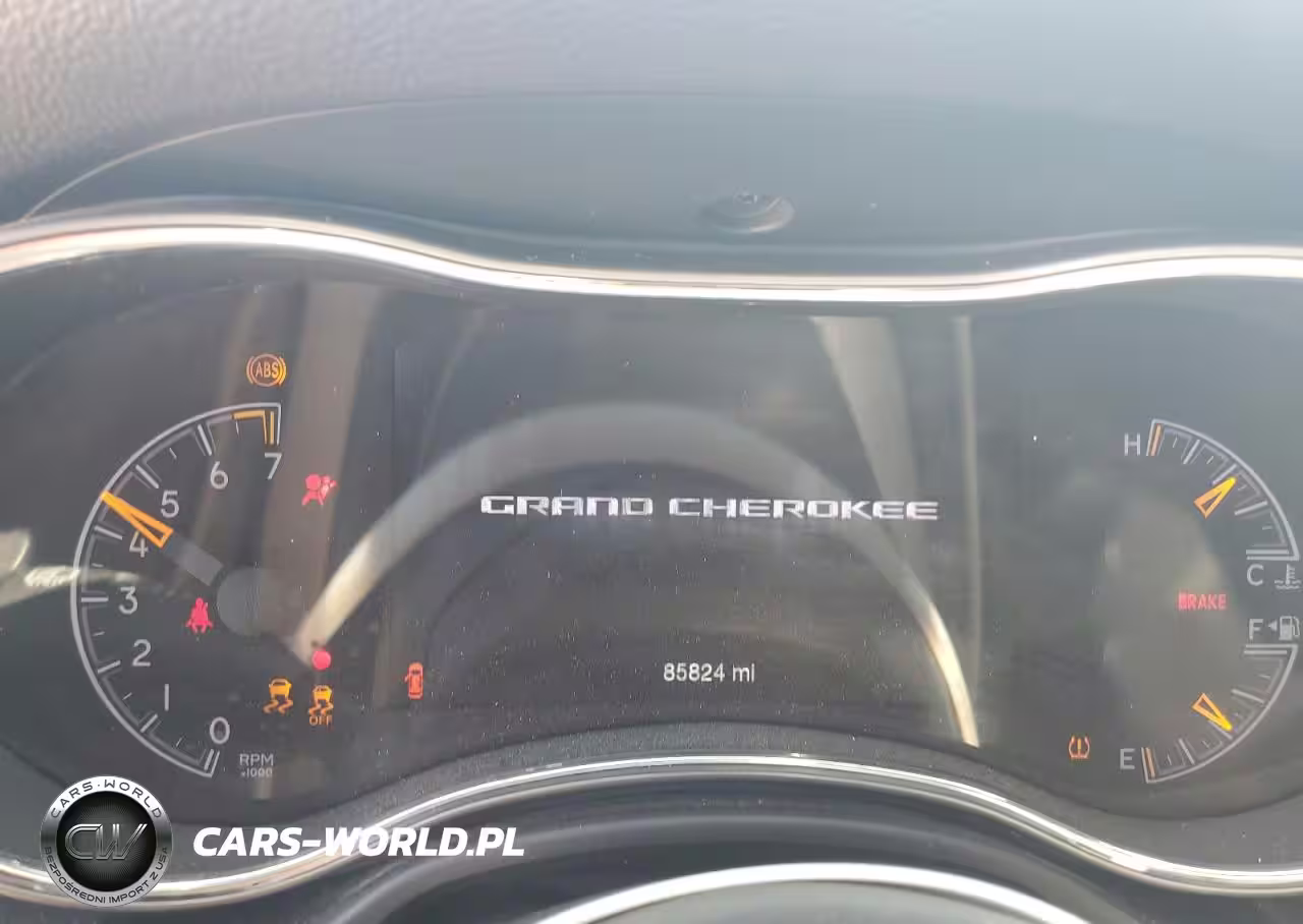 2018 Jeep Grand Cherokee Laredo VIN:1C4RJFAGXJC442240 - 9
