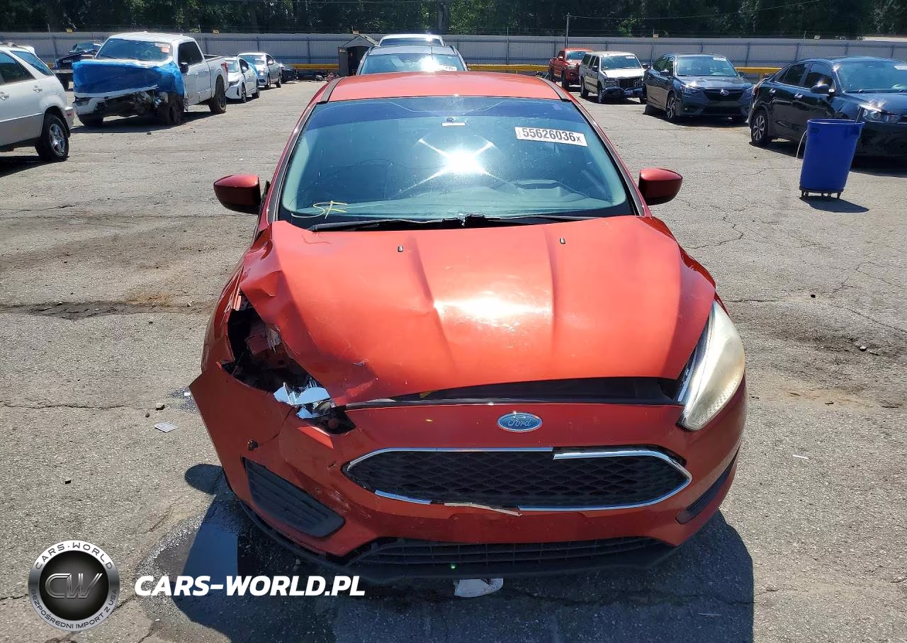 2018 Ford Focus Se VIN:1FADP3FE0JL281854 - 5