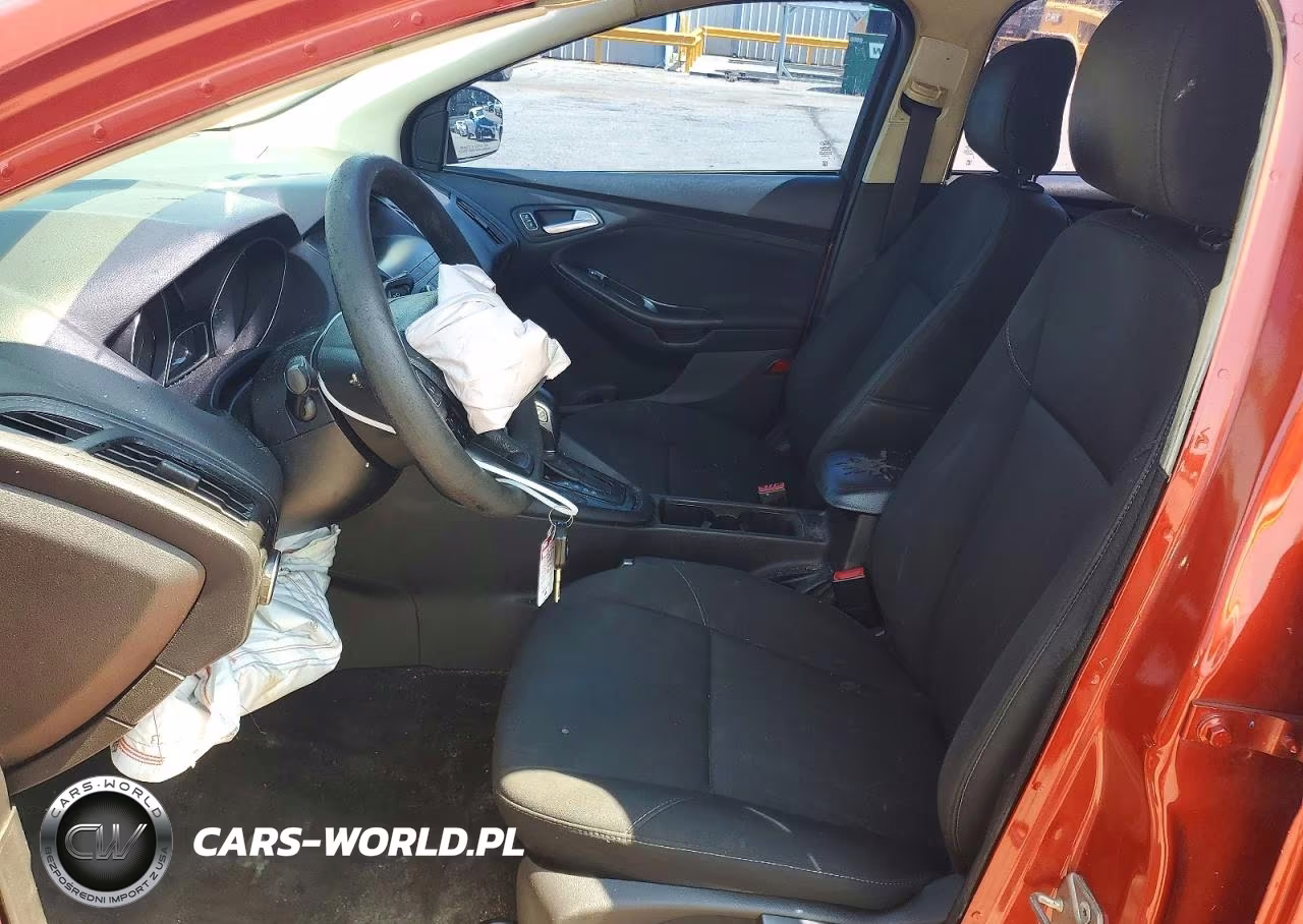 2018 Ford Focus Se VIN:1FADP3FE0JL281854 - 7