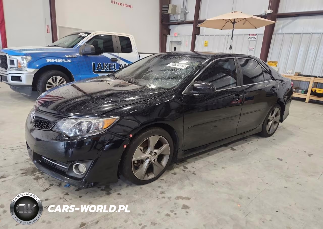 2012 Toyota Camry Se V6 – zdjęcie 1 z 12