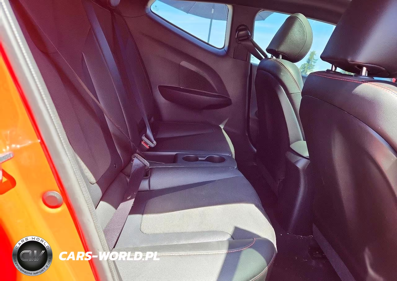 2021 Hyundai Veloster 2.0L Premium VIN:KMHTG6AF4MU032734 - 10