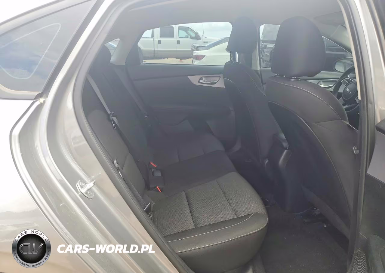 2024 Kia Forte Lxs VIN:3KPF24AD8RE752532 - 10