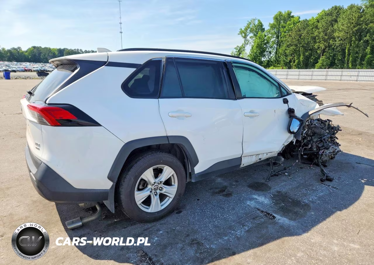 2021 Toyota Rav4 Xle VIN:2T3P1RFVXMC193943 - 3