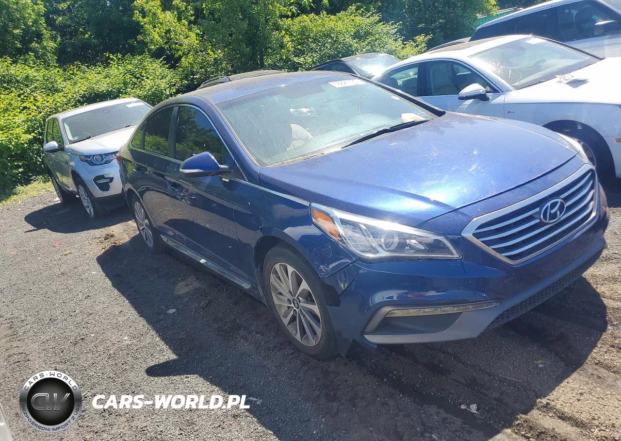 2016 Hyundai Sonata Sport VIN:5NPE34AFXGH273998 - 4
