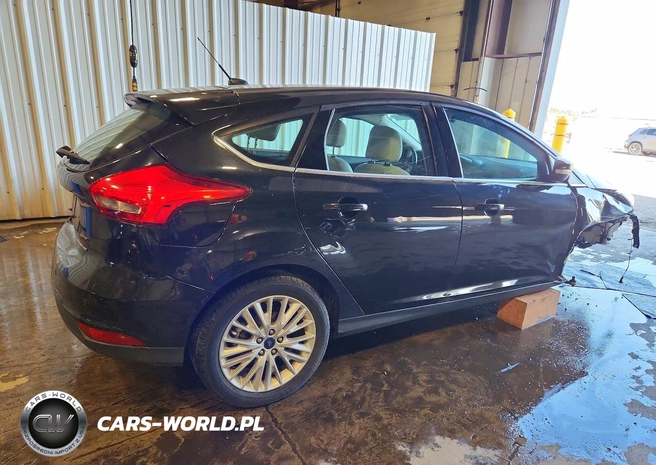 2015 Ford Focus Titanium VIN:1FADP3N27FL208754 - 3