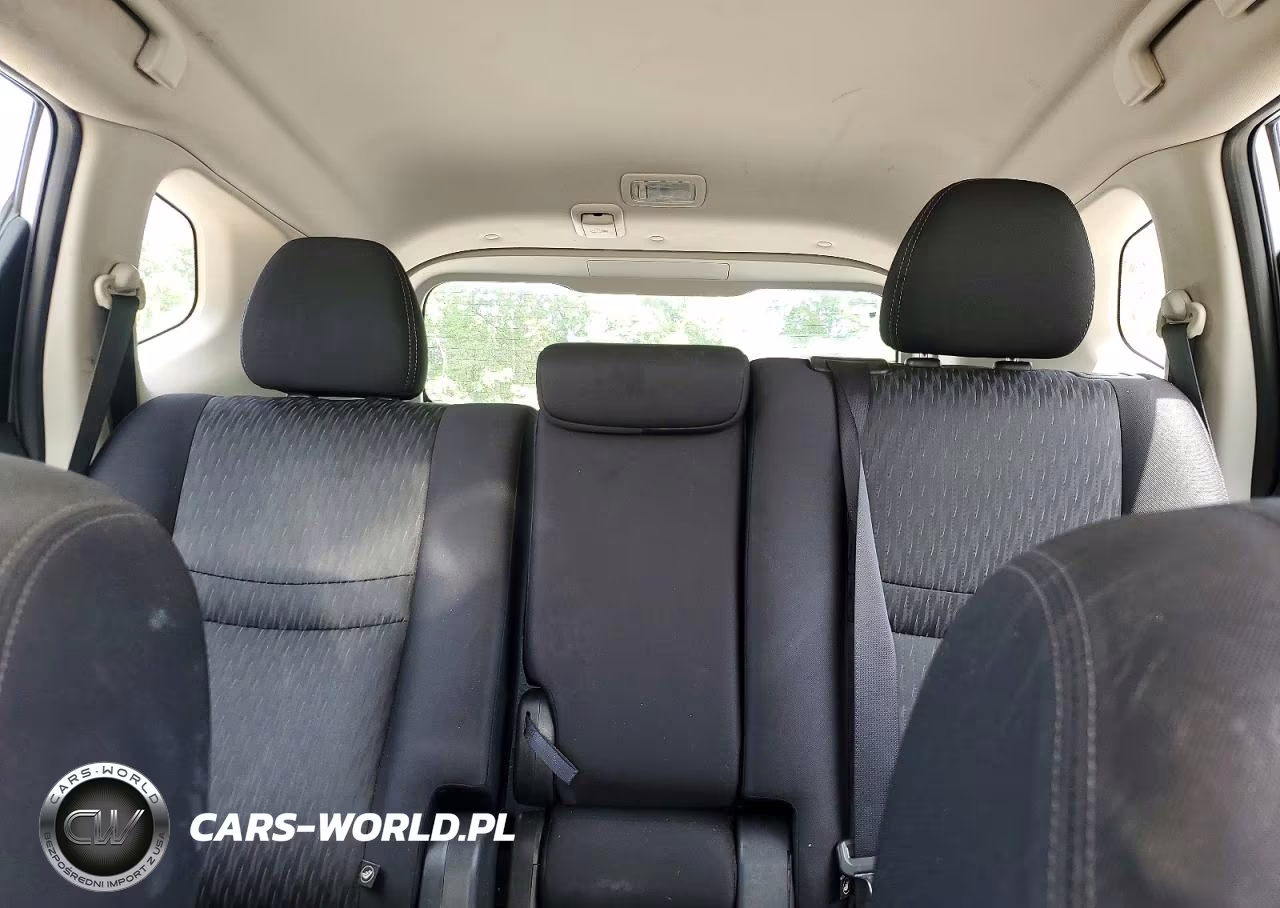 2018 Nissan Rogue S VIN:JN8AT2MVXJW315260 - 10
