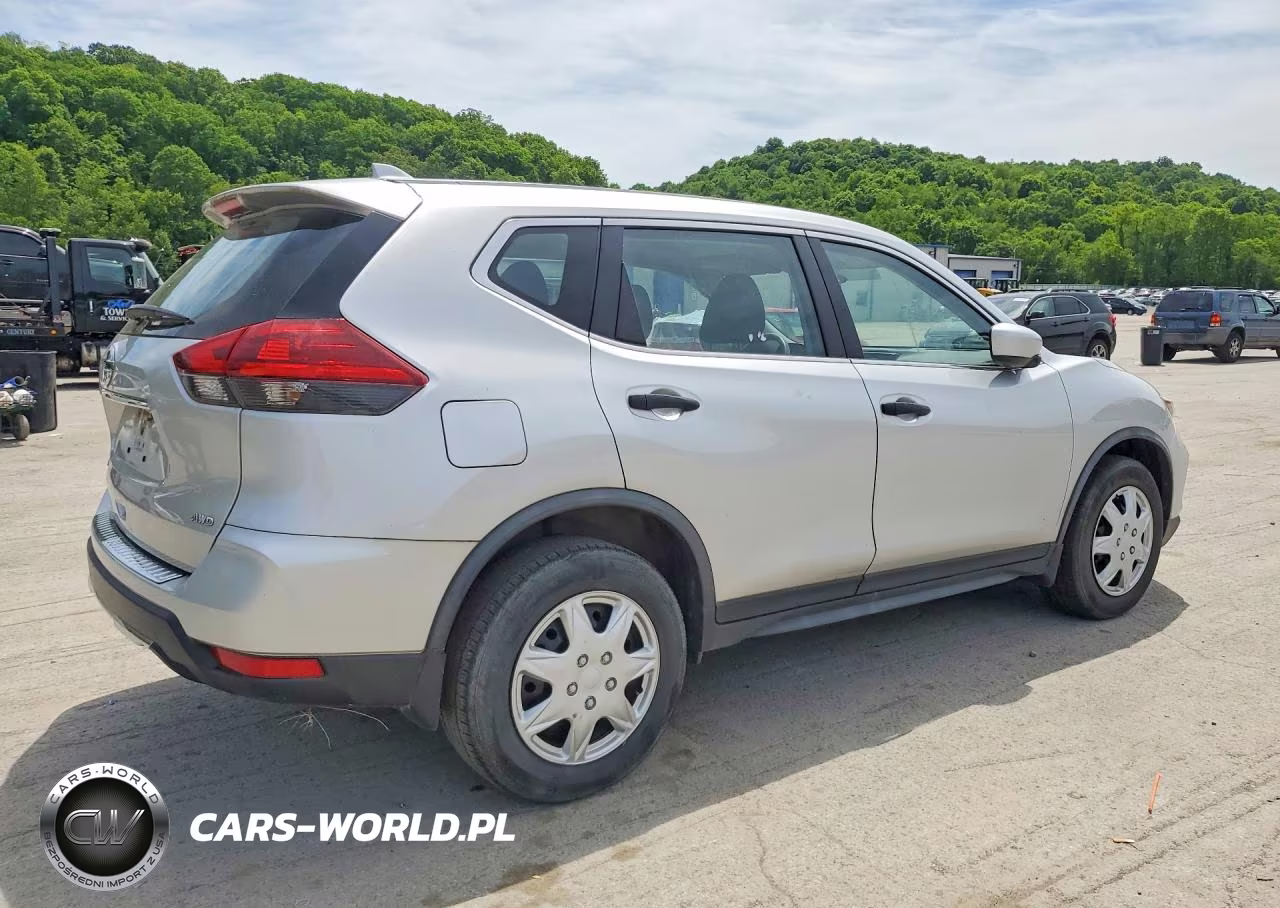 2018 Nissan Rogue S VIN:JN8AT2MVXJW315260 - 3