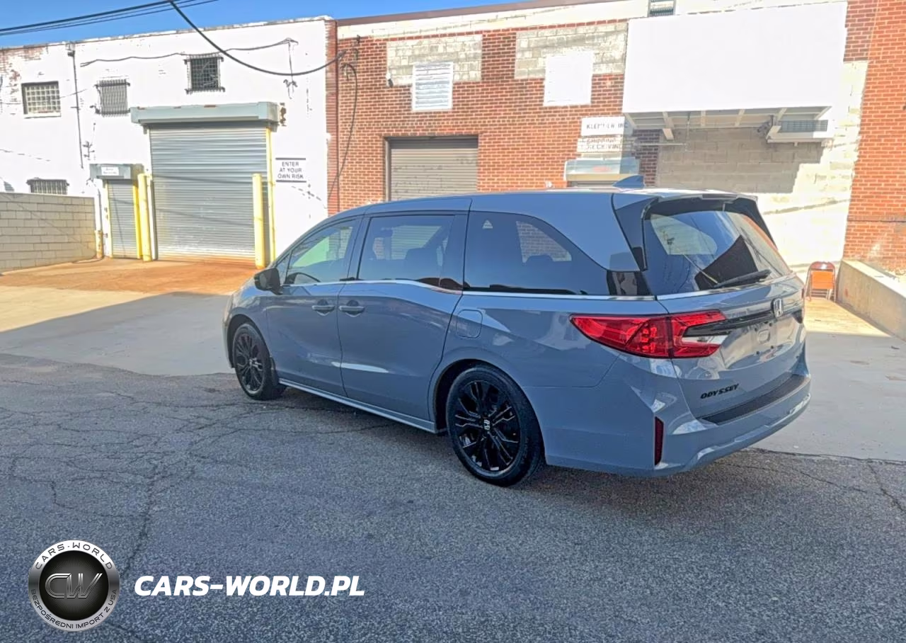 2025 Honda Odyssey Sport-L VIN:5FNRL6H72SB011329 - 3