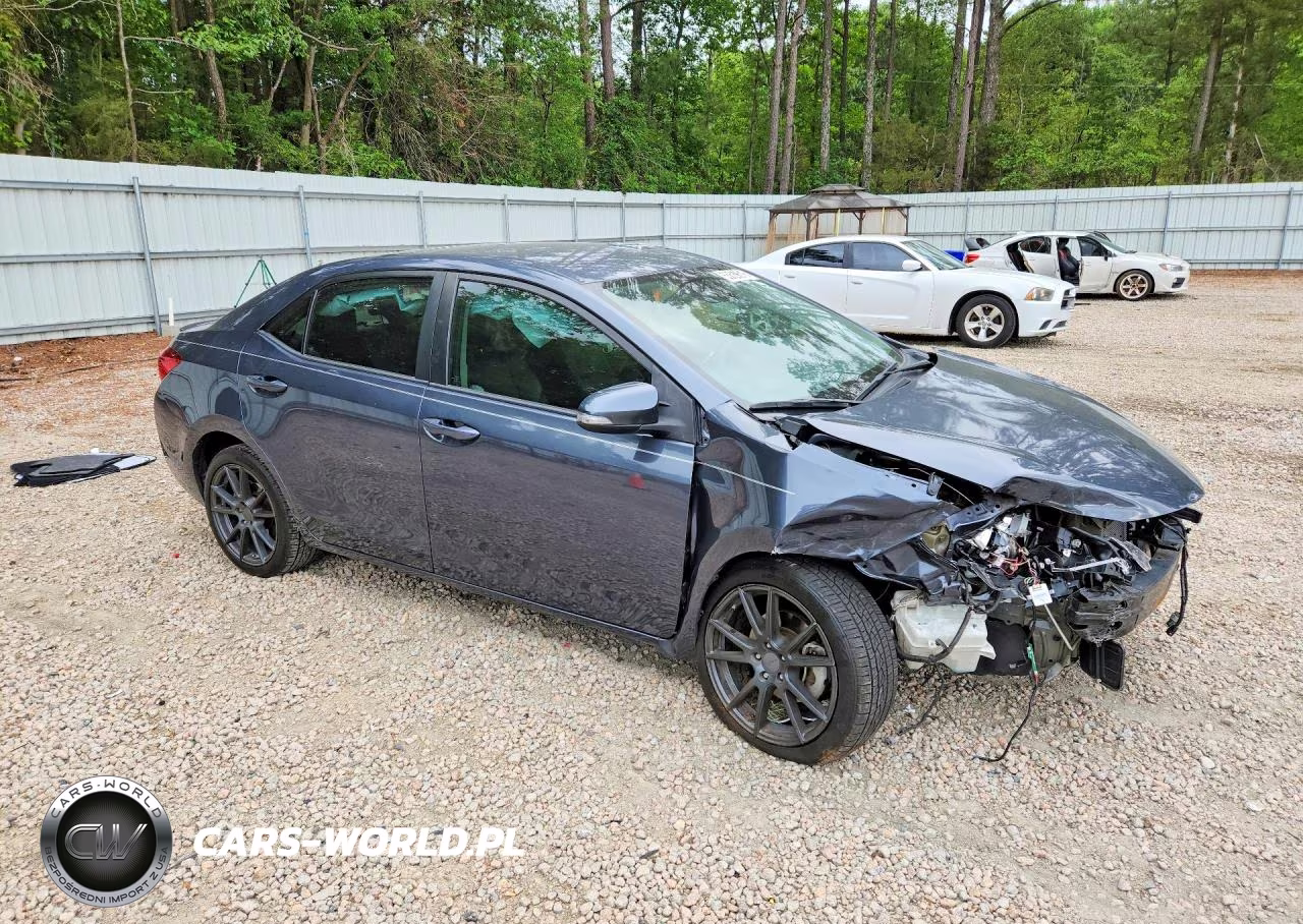 2018 Toyota Corolla Se VIN:5YFBURHE1JP842354 - 4