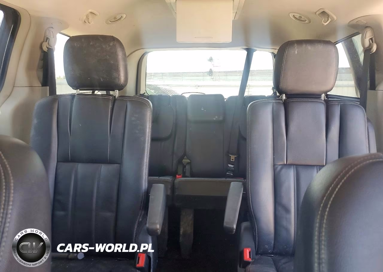 2013 Chrysler Town & Country Touring VIN:2C4RC1BG2DR744886 - 10