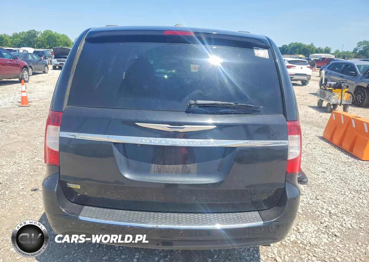 2013 Chrysler Town & Country Touring VIN:2C4RC1BG2DR744886 - 6