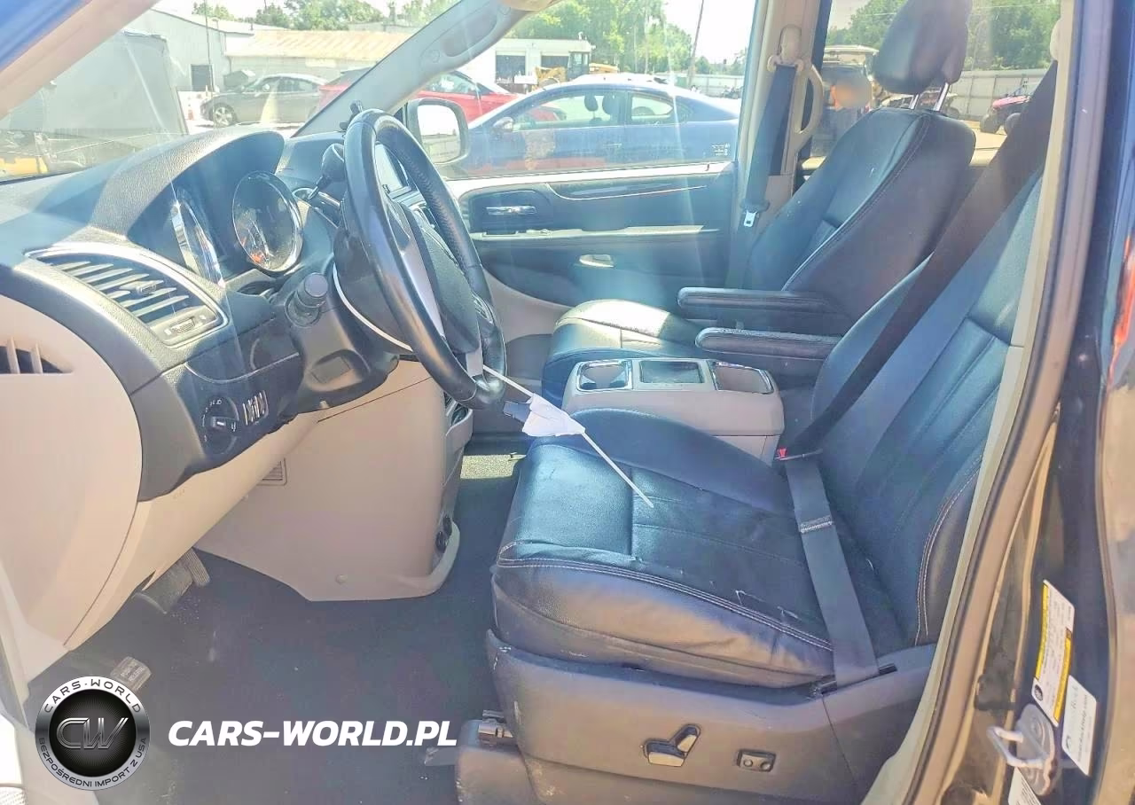 2013 Chrysler Town & Country Touring VIN:2C4RC1BG2DR744886 - 7
