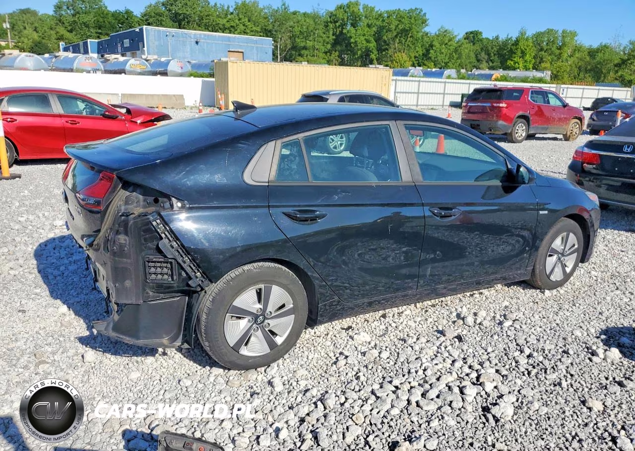 2018 Hyundai Ioniq Blue VIN:KMHC65LC1JU075777 - 3