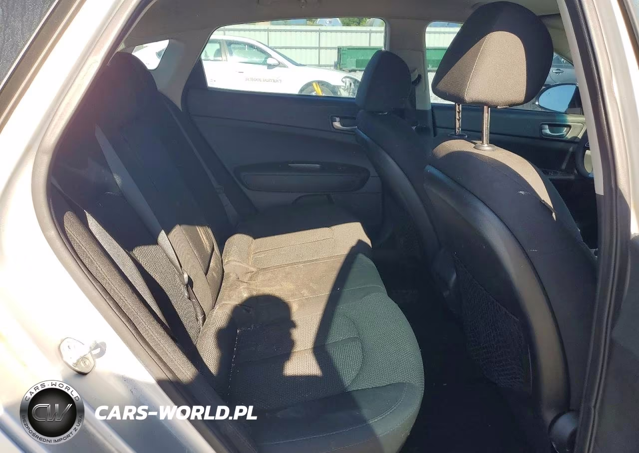 2019 Kia Optima Lx VIN:5XXGT4L37KG340914 - 10
