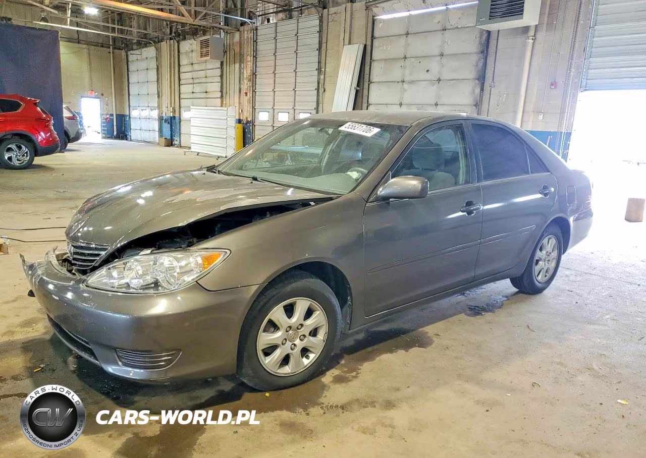 2005 Toyota Camry Le V6 – zdjęcie 1 z 12
