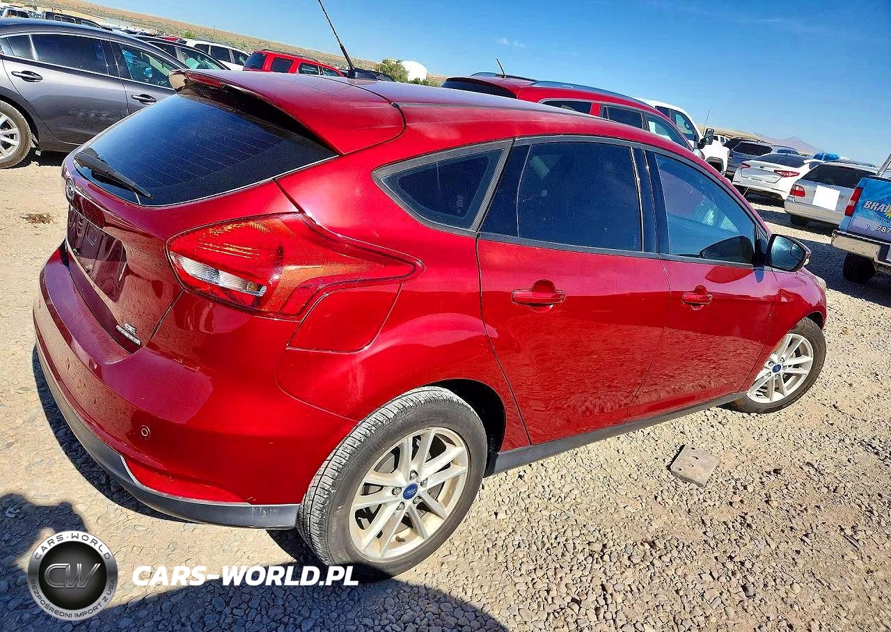 2015 Ford Focus Se VIN:1FADP3K27FL293910 - 3