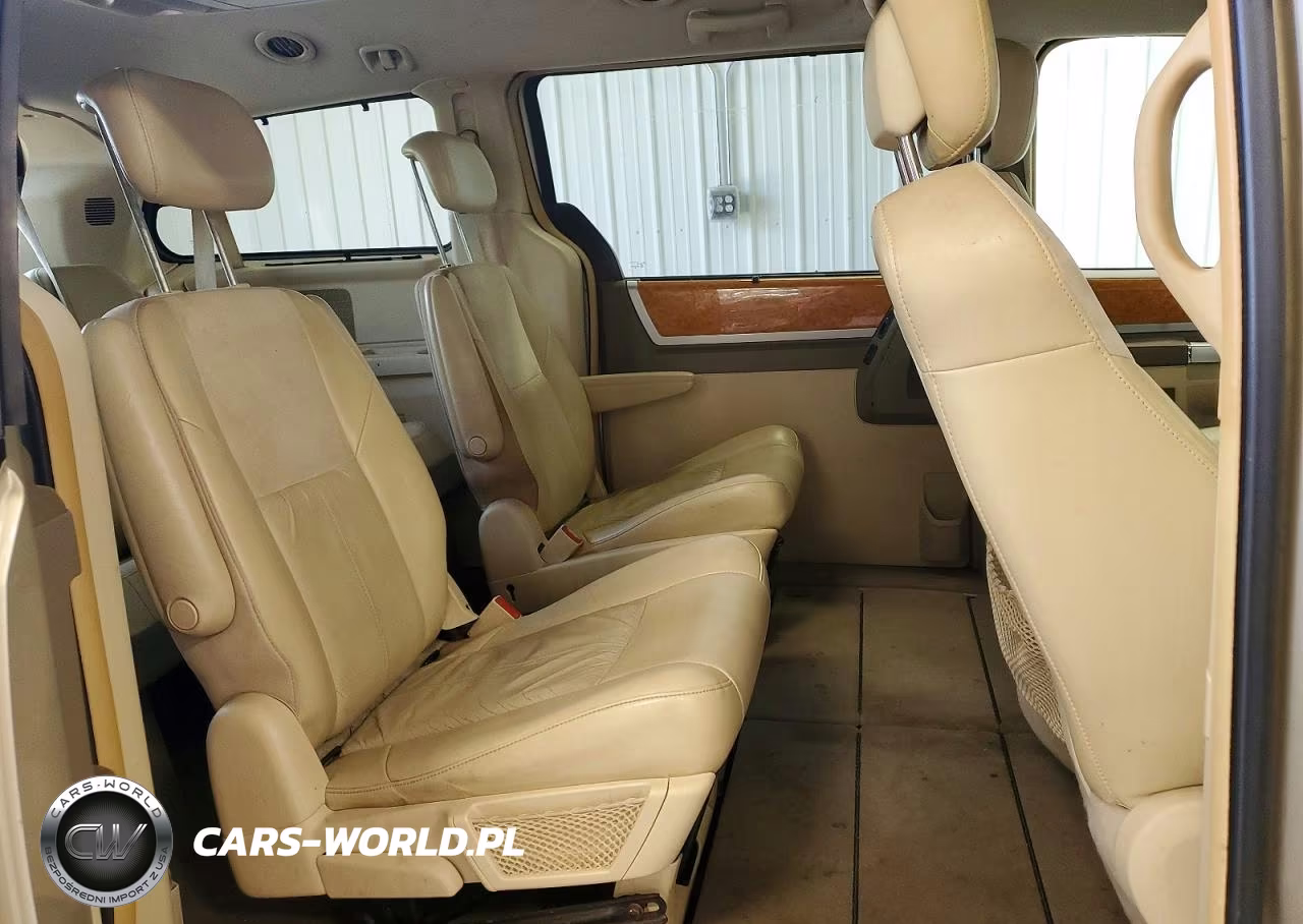 2010 Chrysler Town & Country Limited VIN:2A4RR7DX8AR386780 - 11