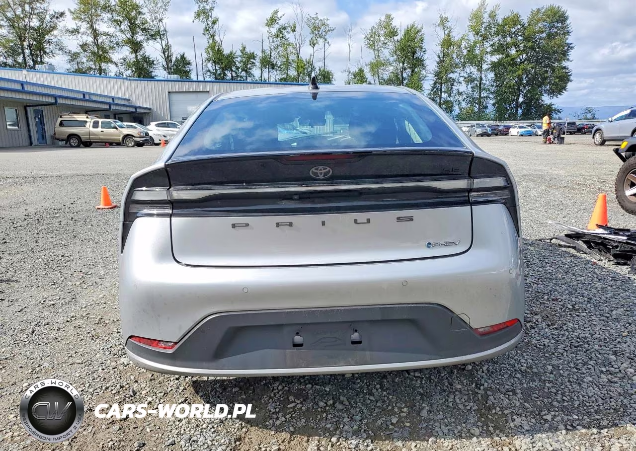 2026 Toyota Prius Plug-In Hybrid Se VIN:JTDACACU1T3063093 - 6