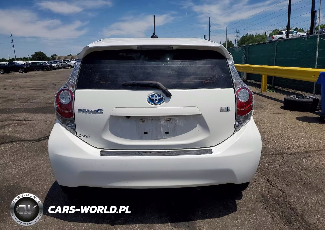 2013 Toyota Prius C Three VIN:JTDKDTB32D1045706 - 6