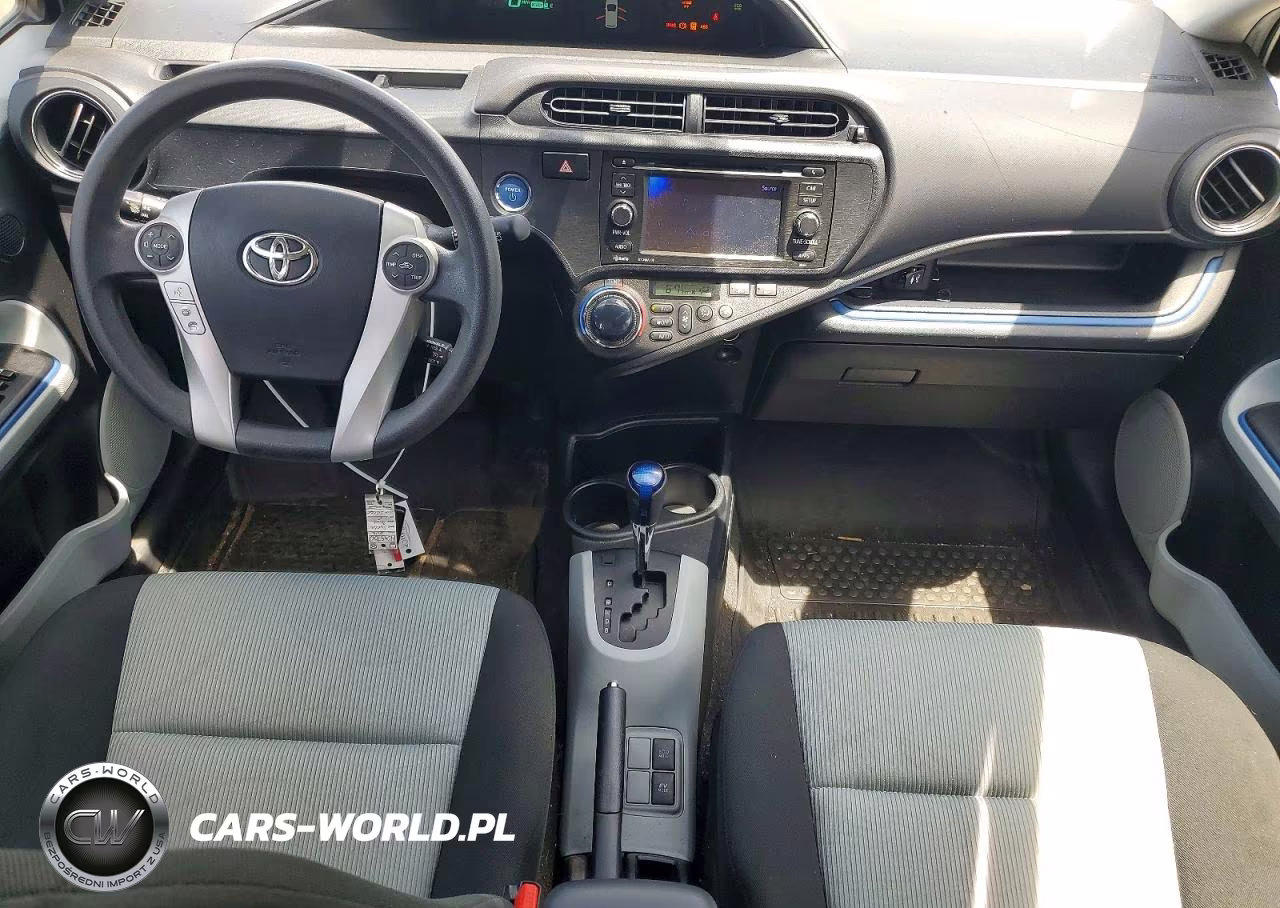 2013 Toyota Prius C Three VIN:JTDKDTB32D1045706 - 8