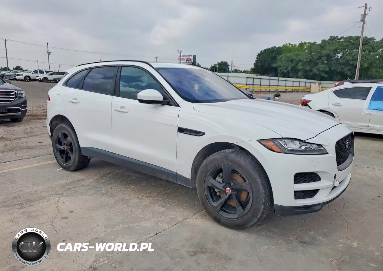 2017 Jaguar F-Pace Prestige VIN:SADCK2BN8HA097194 - 4