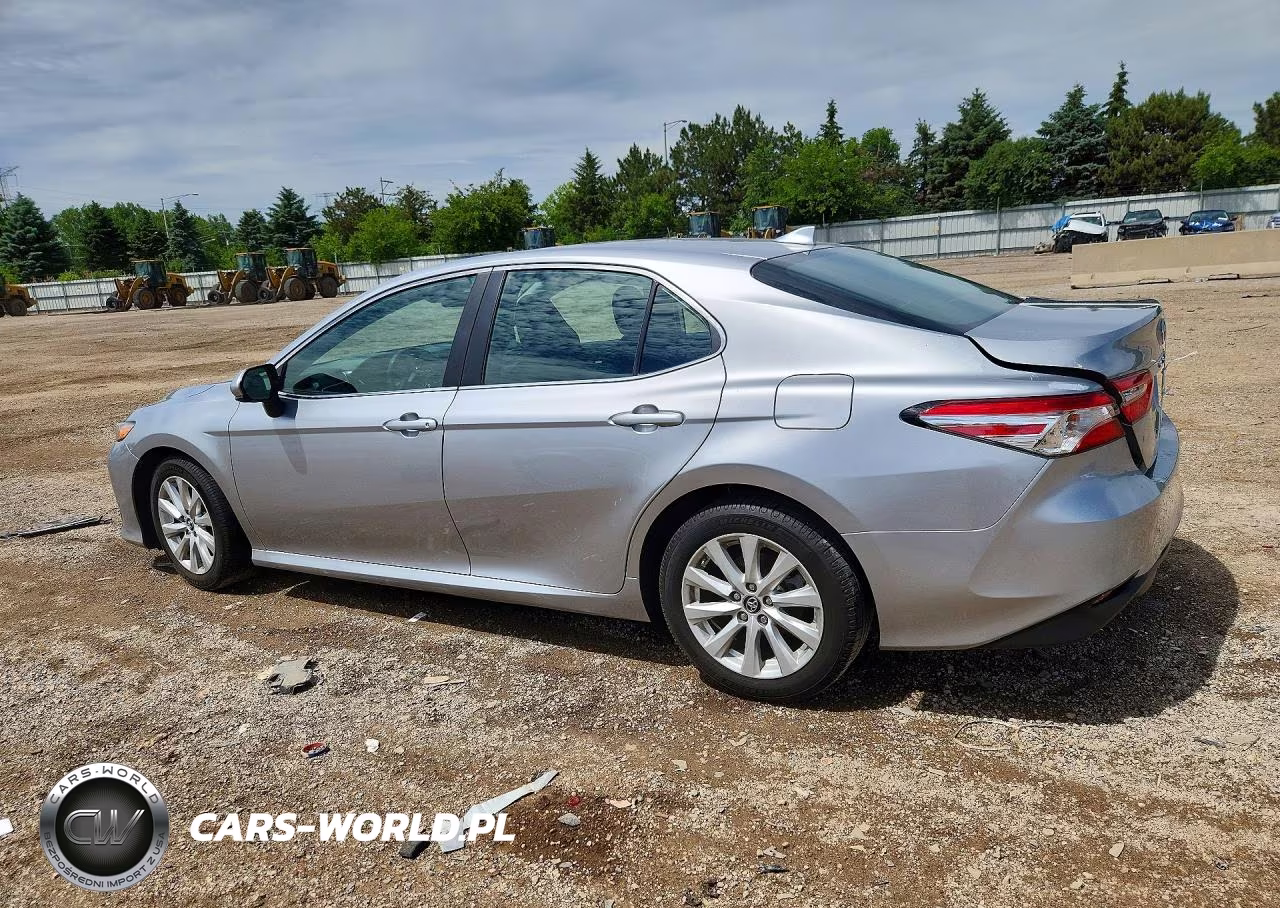 2019 Toyota Camry Le VIN:4T1B11HK7KU679211 - 2