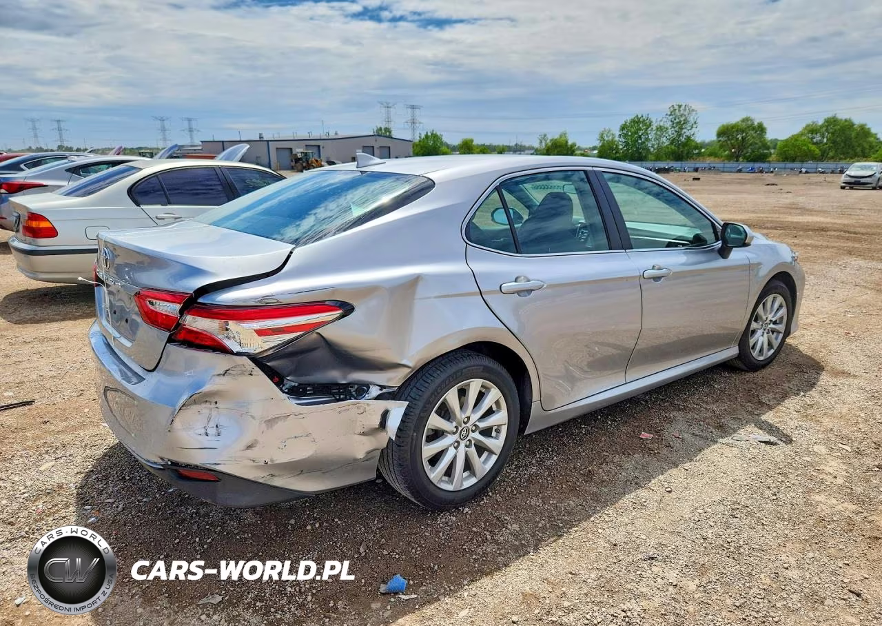 2019 Toyota Camry Le VIN:4T1B11HK7KU679211 - 3