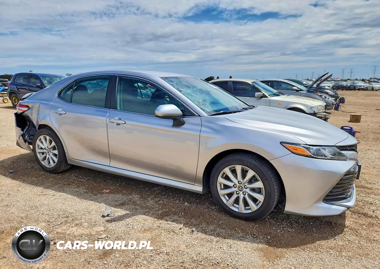 2019 Toyota Camry Le VIN:4T1B11HK7KU679211 - 4
