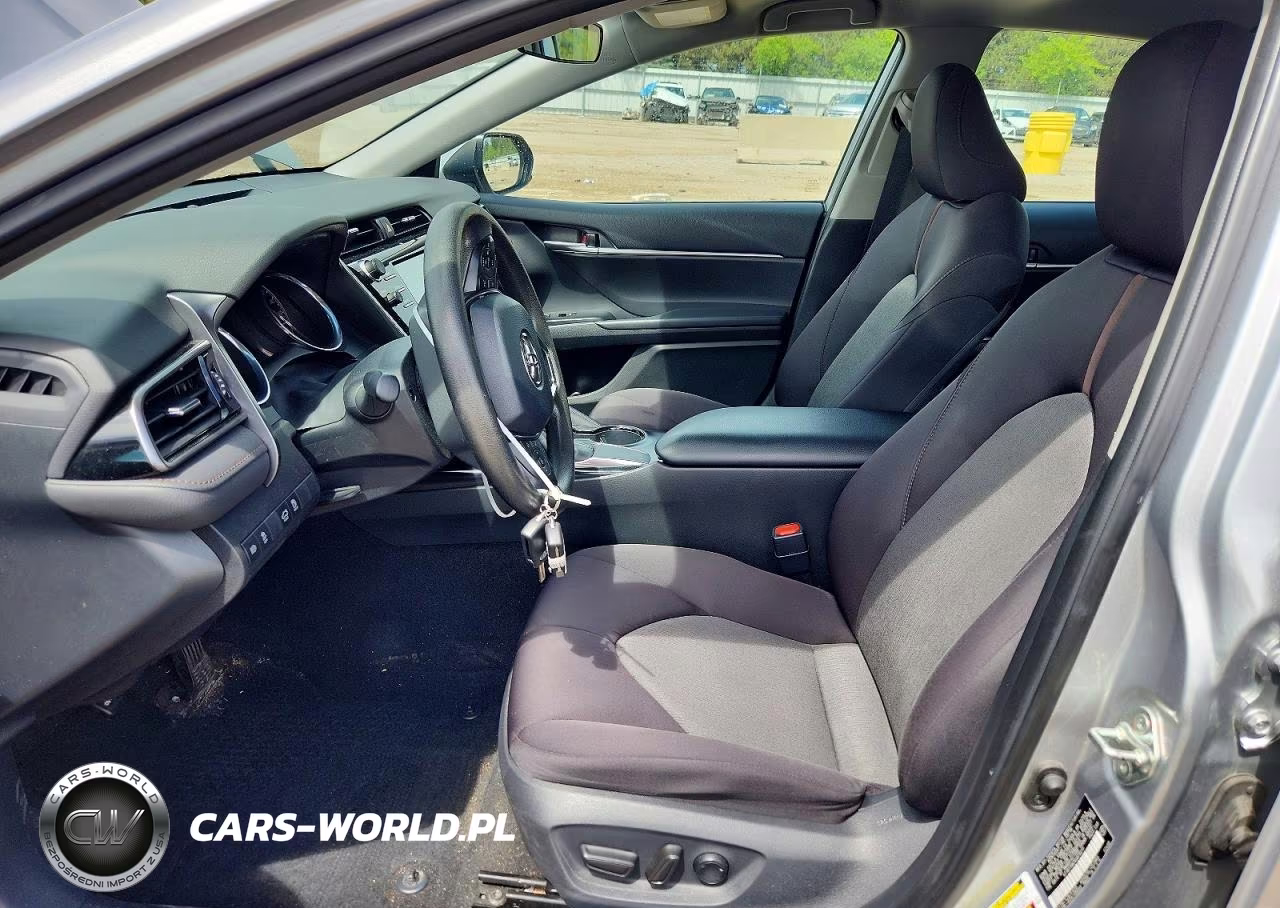 2019 Toyota Camry Le VIN:4T1B11HK7KU679211 - 7